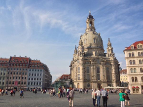 Гостиница FeWo am Zwinger  Дрезден